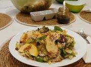 Una foto de ensalada nuez rucula