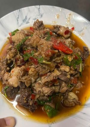 รูปของ ผัดกะเพราโครงไก่