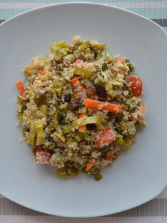 Una foto de Ensalada de quinoa y atún