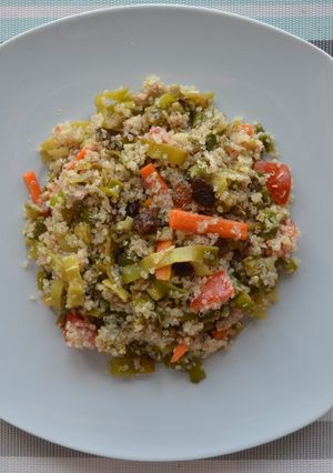 Una foto de Ensalada de quinoa y atún