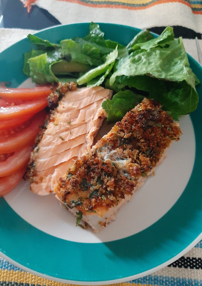 Una foto de Salmón al Horno con pan rallado