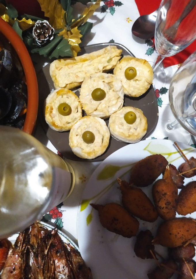 Una foto de Volovanes de atún y mayonesa