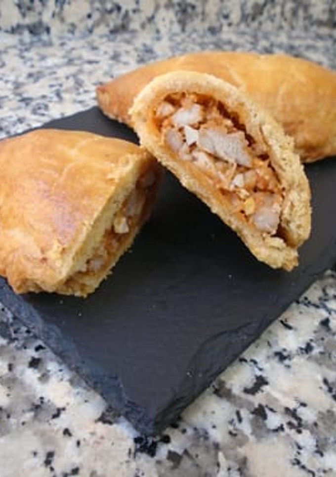 Una foto de Empanadillas de pollo y tomate