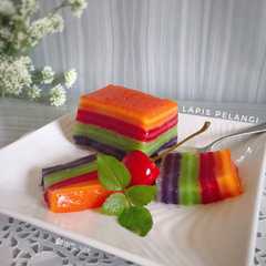 รูปของ Lapis Pelangi Simple