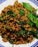 Thịt băm xào kiểu Thái (Pad Krapao)