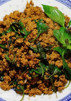 Hình của món Thịt băm xào kiểu Thái (Pad Krapao).