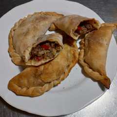 Una foto de Empanadas de carne cebolla y morrón...2️⃣0️⃣2️⃣3️⃣😋