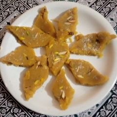 A picture of Chane ki daal ka halwa.