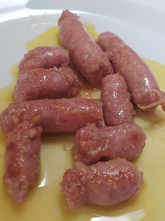 Una foto de Salchichas al vino blanco
