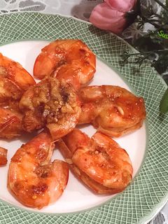 Hình của món Tôm xào bơ cay.