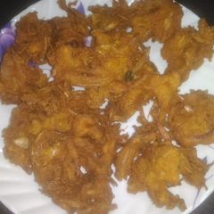 A picture of Onion pakoda.
