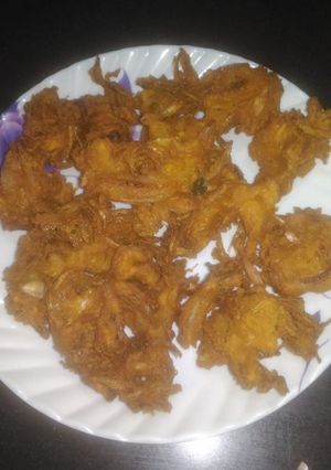 A picture of Onion pakoda.