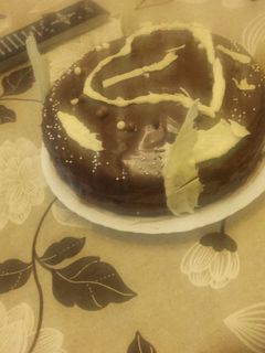 Una foto de Tarta de trufa y tiramisú