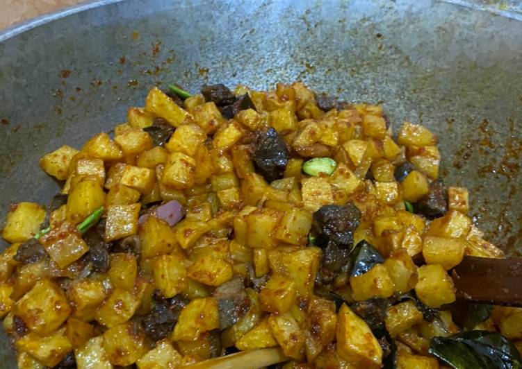 Cara Gampang Menyiapkan Sambal goreng kentang ati pete, Sempurna