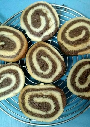 A picture of Chocolate Pinwheel Cookies.