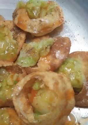 A picture of Papdi Chat.
