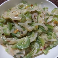 A picture of Pizza sabji.