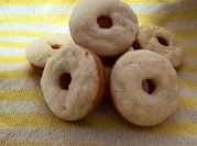Una foto de donuts de queso