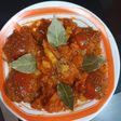 Albóndigas en salsa con patatas