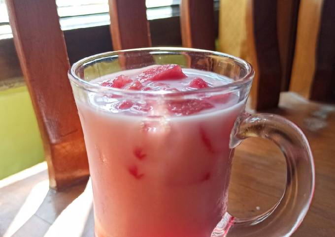 Resep 582. Es Susu Semangka Cocopandan oleh Bunna💜 - Cookpad