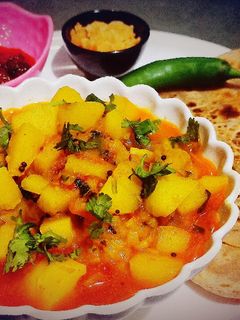 કાંદા બટાકા નું શાક(Kanda Bataka Shak Recipe In Gujarati) રેસીપી મુખ્ય ફોટો