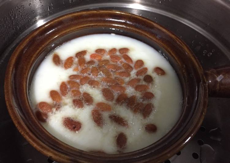 Simple Way to Make Speedy Steam Egg White with Goji Berry and Ginko Nuts