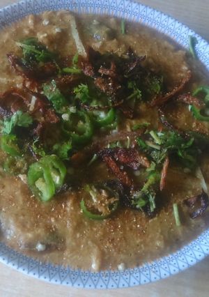 A picture of Chicken Haleem.