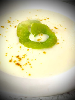 Una foto de Crema de Coliflor y Manzana