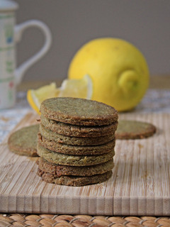 Una foto de Galletas de té matcha y limón