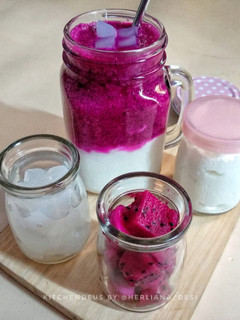 Foto resep Coco Naga (Minuman nata decoco, yoghurt & buah naga)