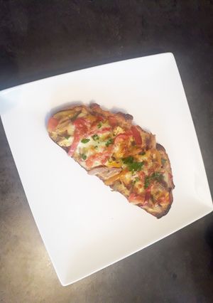 Une photo de Tartines de poulet au curry