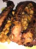 Tentáculos de calamar asados, con garbanzos en salsa romesco