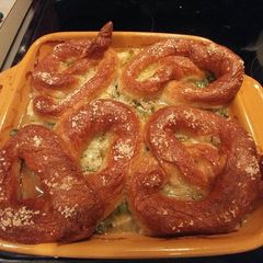 A picture of Pretzel pot pie.