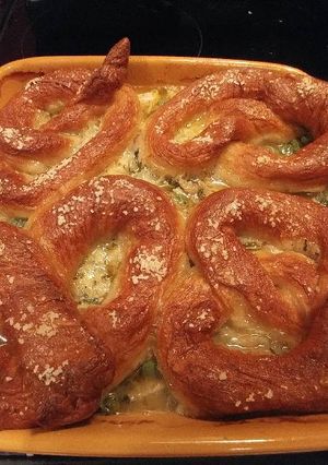 A picture of Pretzel pot pie.