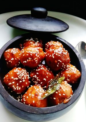 सूजी चिली बॉल्स (Suji chilli balls recipe in Hindi) रेसिपी मुख्य फोटो