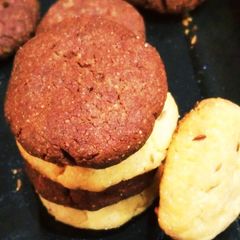 A picture of Tea cookies.