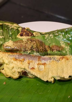 A picture of Pabda Paturi (Pabda fish cooked in banana leaf).