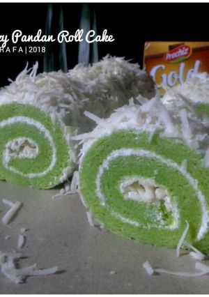 Foto resep Steamed Cheezy Pandan Roll Cake (2 telur saja, lembuuuutt bgt..)