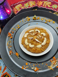 A picture of Apple halwa.