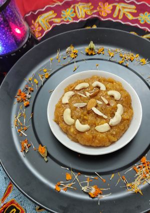 A picture of Apple halwa.