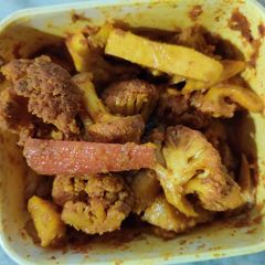 A picture of Cauliflower carrot pickle.