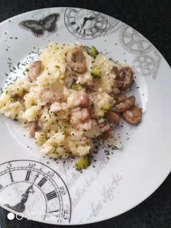 Una foto de Risotto con champiñones y calabacín