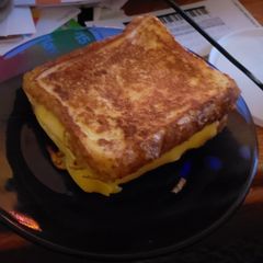 A picture of Cheese burger French toast.