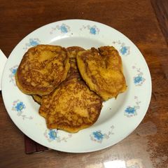 A picture of Sweet potato pies.