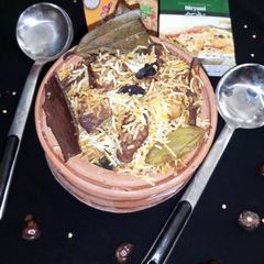 A picture of Sindhi matka beef biryani.