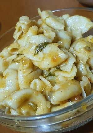 A picture of Biryani style macaroni.