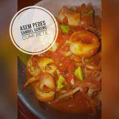 รูปของ Asem pedes sambel goreng cumi pete