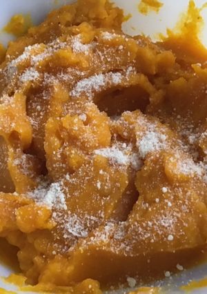 Une photo de Purée Halloween de potimarron pommes de terre et oignon au parmesan