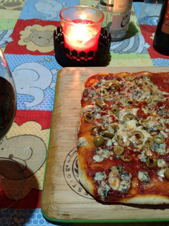 Una foto de Pizza de queso azul 🍕
