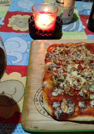 Una foto de Pizza de queso azul 🍕